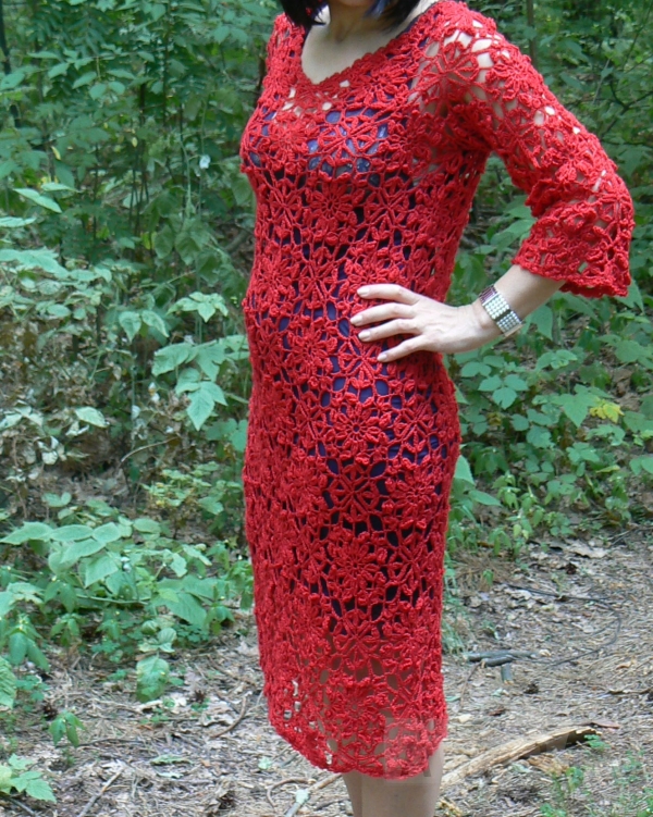 Вязаное платье ручной работы