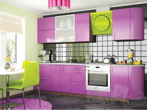 Новая кухня фиолетового цвета